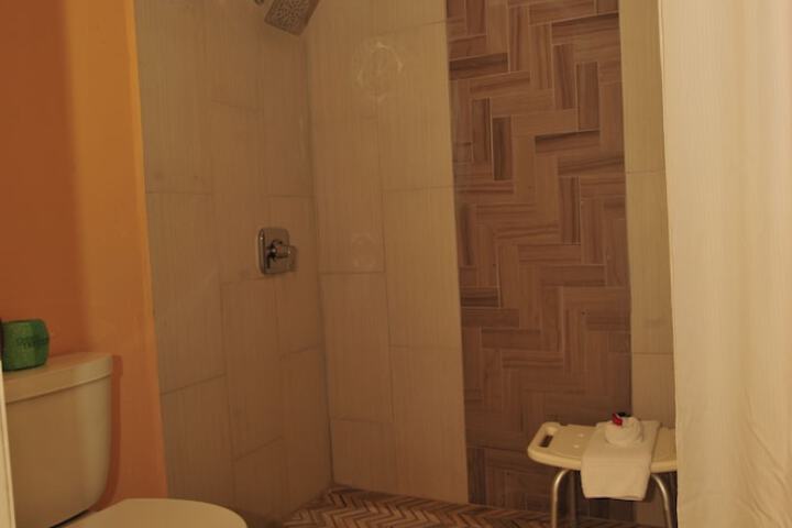 Room 12 of 26