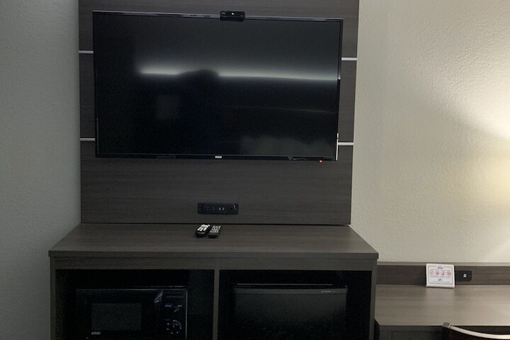 Room 14 of 40