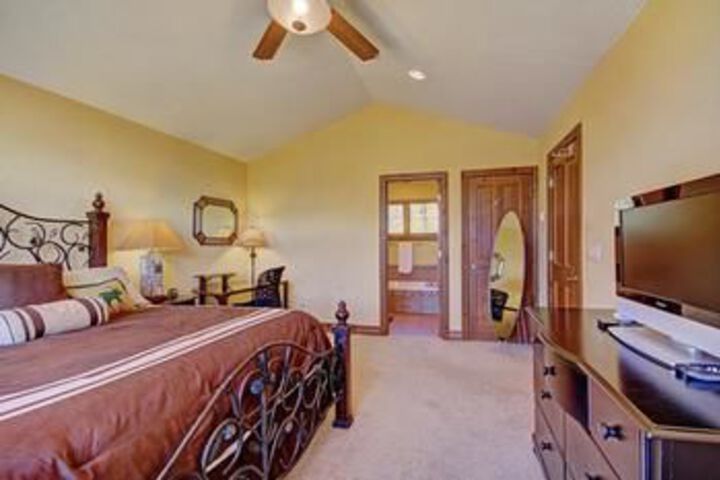Highland Greens Linden 3 Bedroom Townhouse by RedAwning