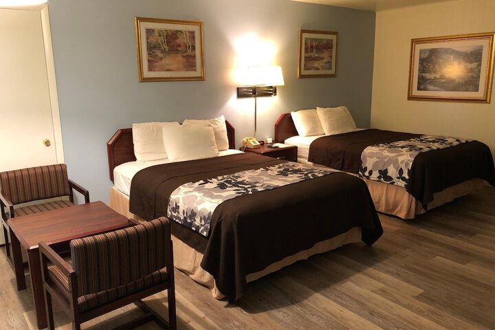 Room 8 of 28