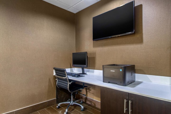 Business Center 30 of 30