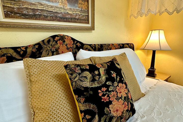 Room 32 of 113