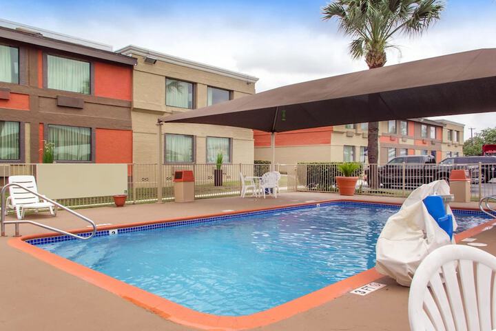 Pool 6 of 46