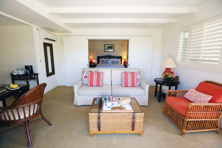 Room 10 of 32