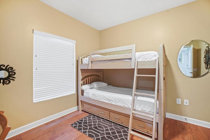 Room 827 of 954