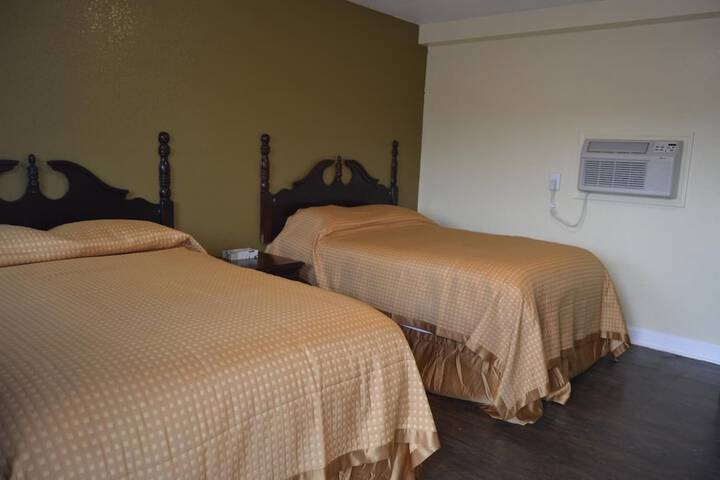 Room 11 of 21