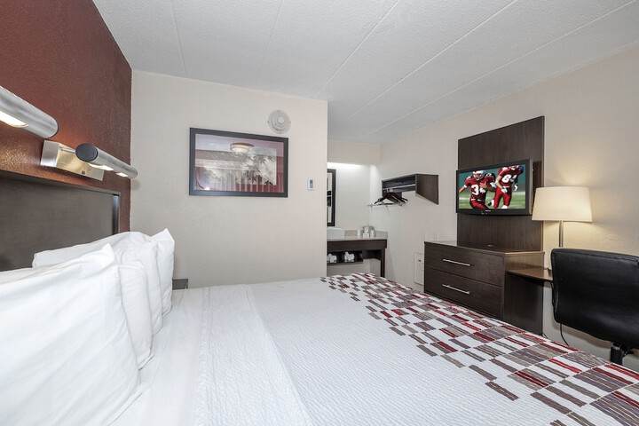 Room 12 of 25