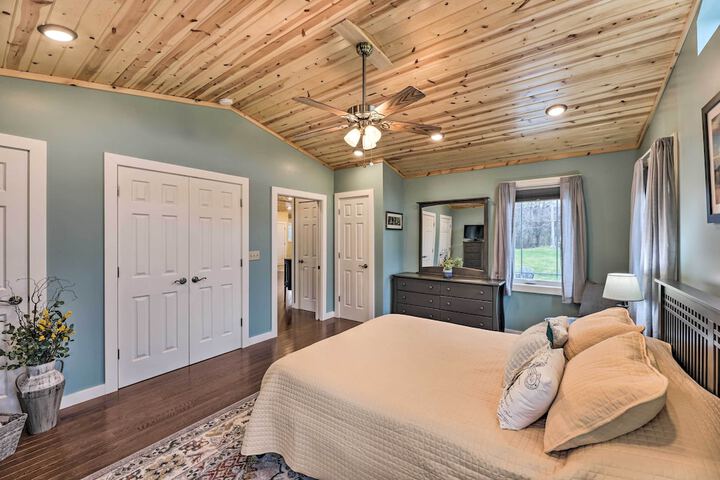 Modern Marlinton Home w / Hot Tub & Mtn Views!