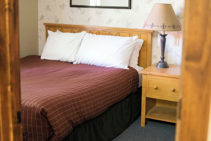Room 43 of 191