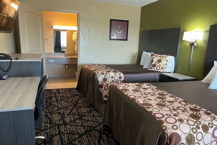 Room 10 of 17