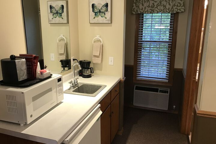 Room 28 of 157