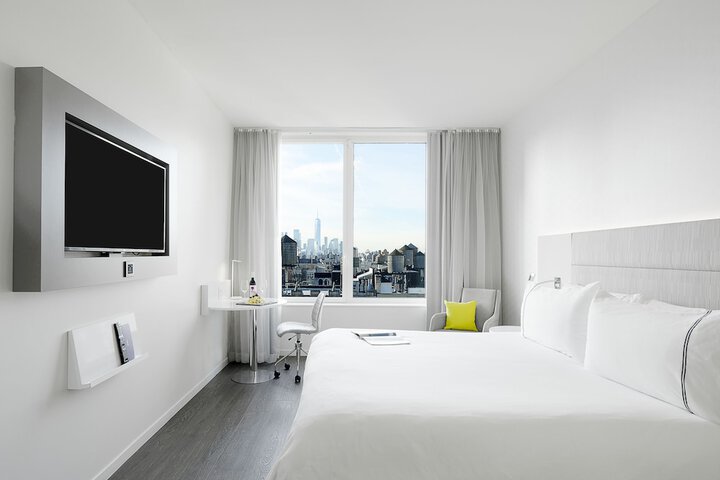 Room 25 of 83