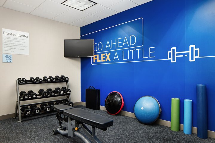 Holiday Inn Express & Suites Wheeling by IHG