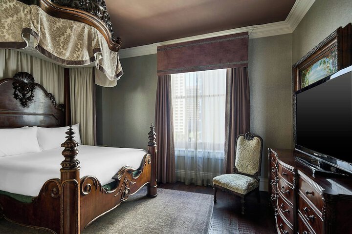 Room 95 of 212
