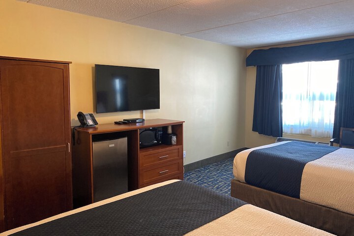 Room 8 of 10