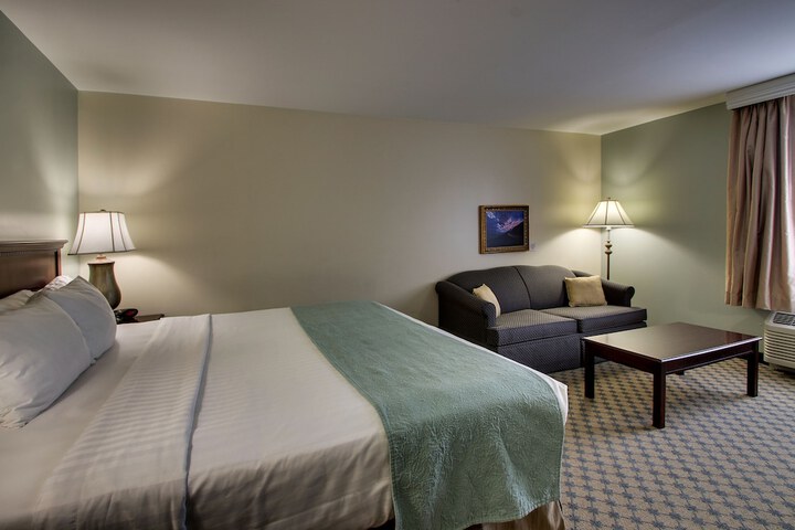 Room 27 of 33