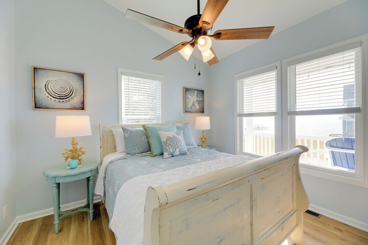 Waterview Home w / Sunset & Lighthouse Views