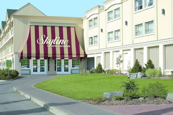 Hotel Exterior 40 of 43
