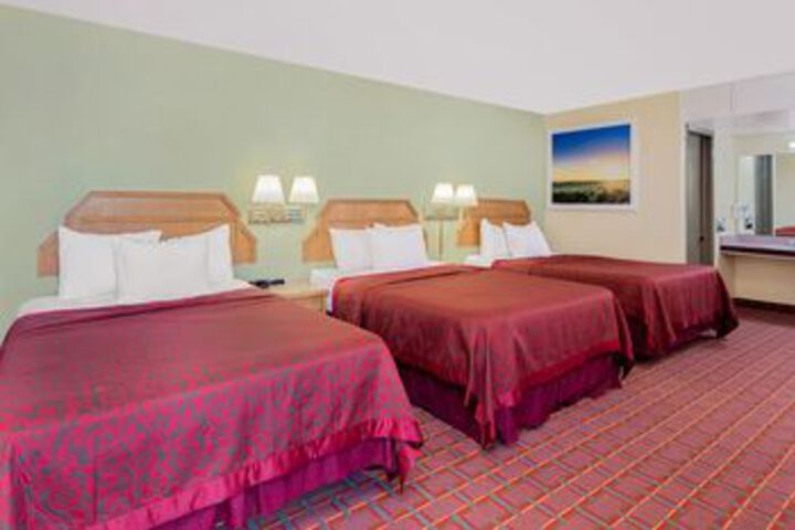DAYS INN WILLIAMSBURG