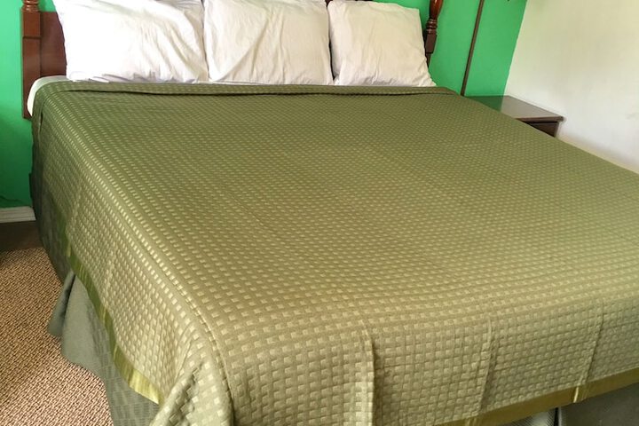 Room 8 of 37