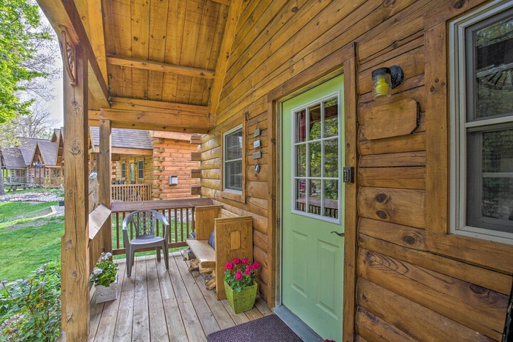 Resort Cabin w / Fire Pit: Golf Hike and Play!