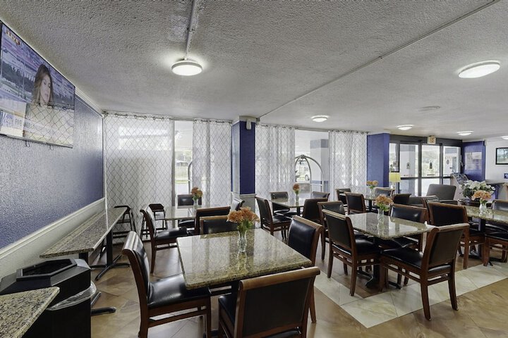 Room 21 of 51