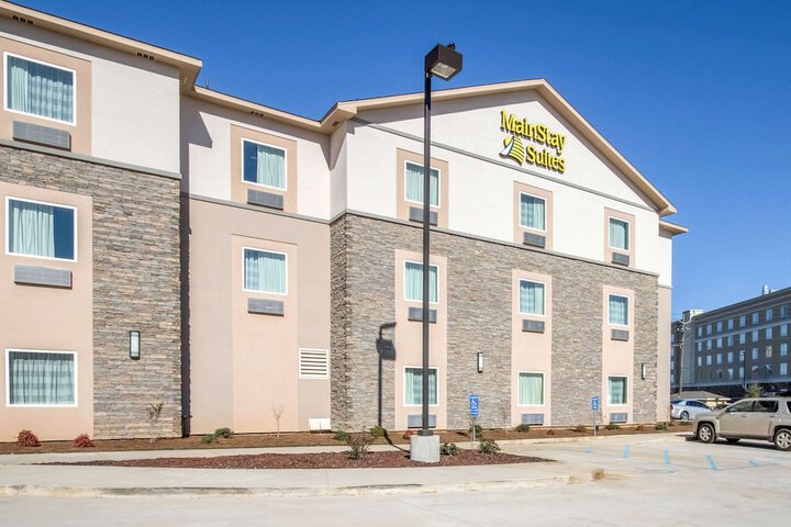 Hotel 4 of 66