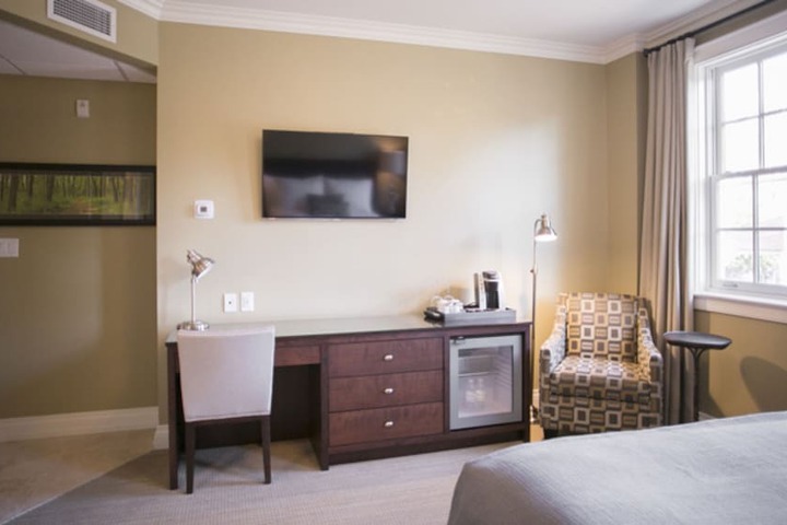 Room 46 of 144