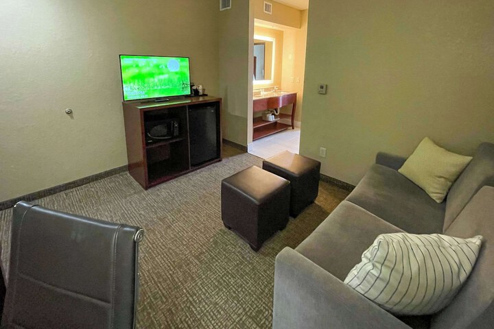 Room 26 of 35