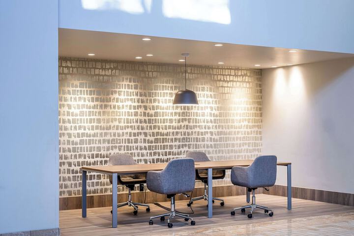 Business Center 126 of 127