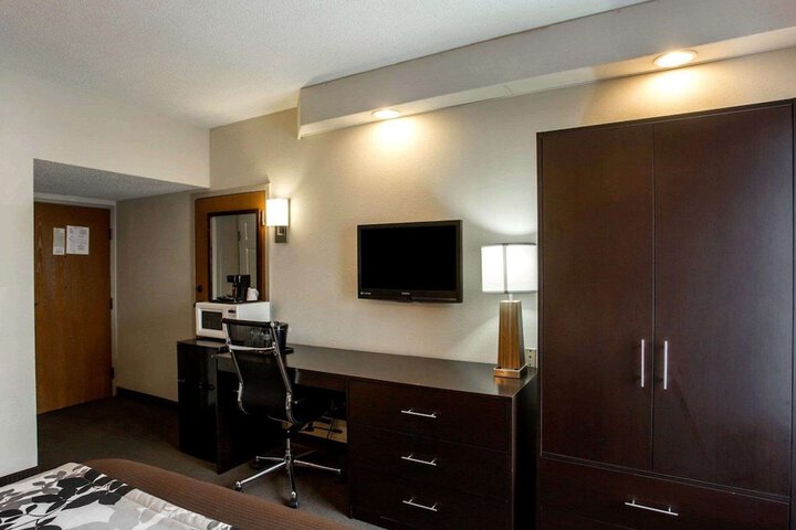 Room 16 of 33