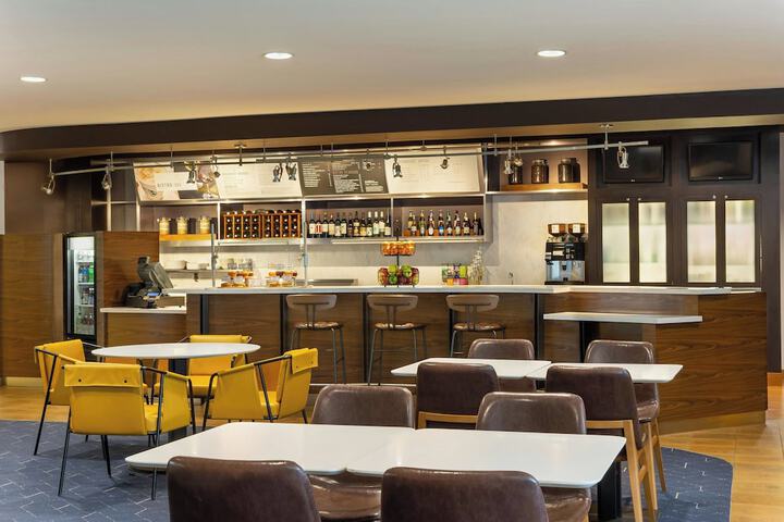 Courtyard by Marriott Madison West Middleton
