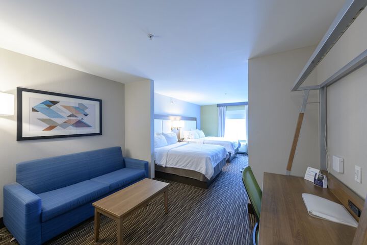 Room 13 of 34