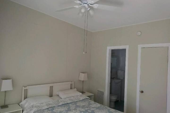 Room 17 of 26