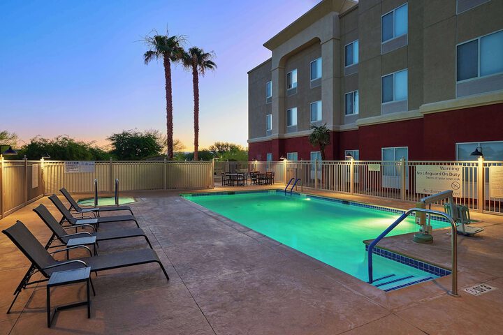 Hampton Inn & Suites Ridgecrest