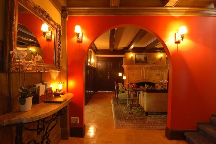 Hotel Interior 12 of 32