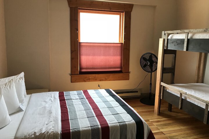 Room 15 of 68