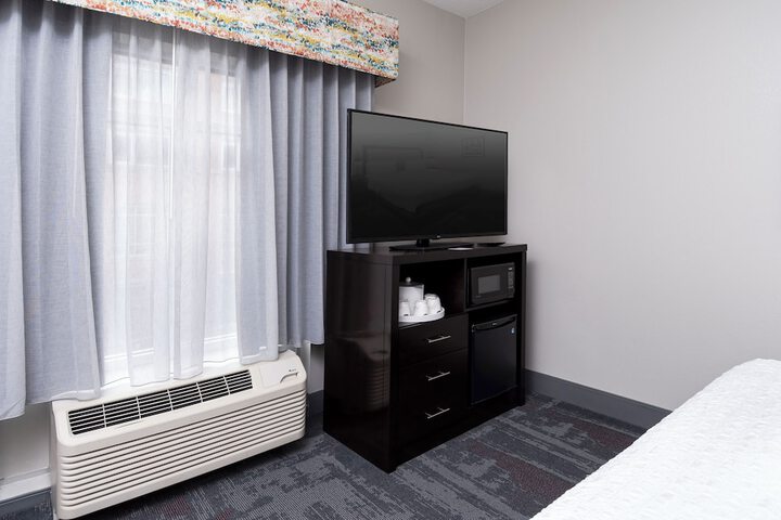 Hampton Inn & Suites Raleigh Downtown