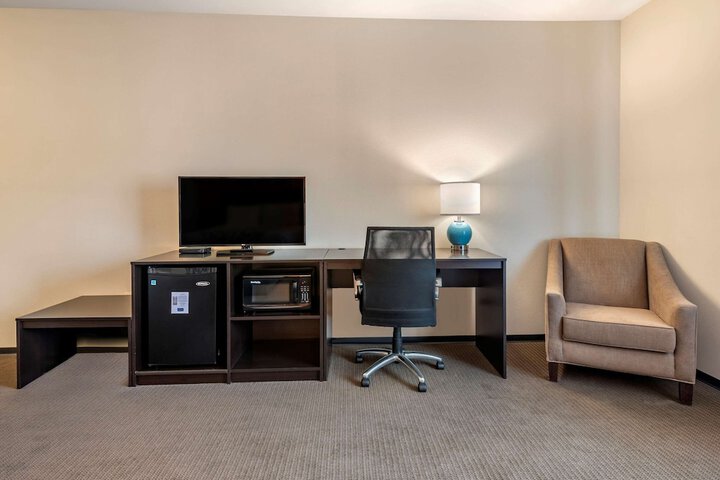 Room 17 of 46