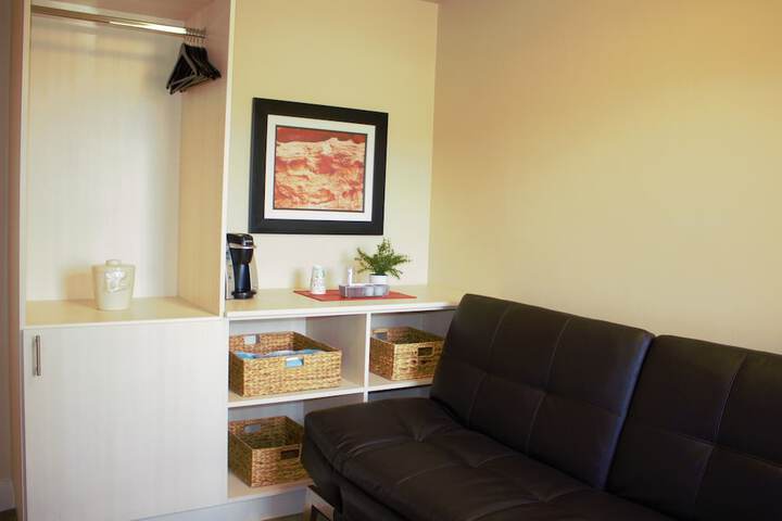 Room 10 of 34