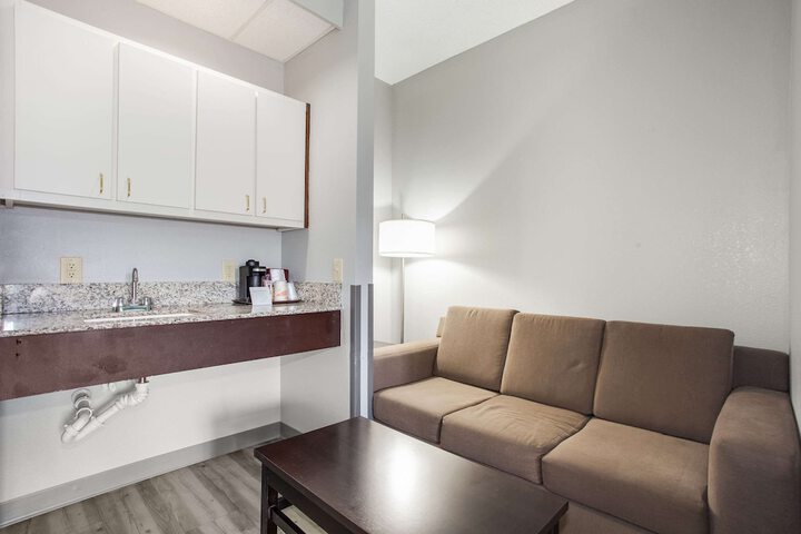 Room 14 of 31