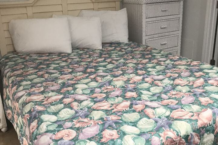 Room 33 of 40