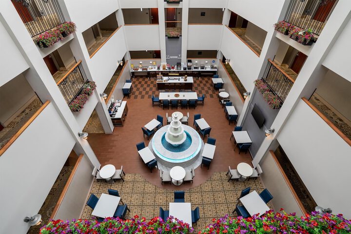 Hampton Inn & Suites Rockville Centre