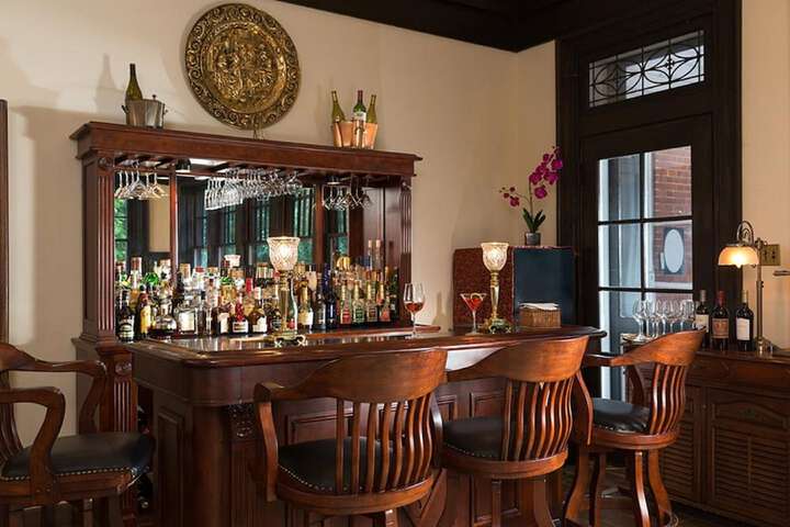 Lounge 108 of 134