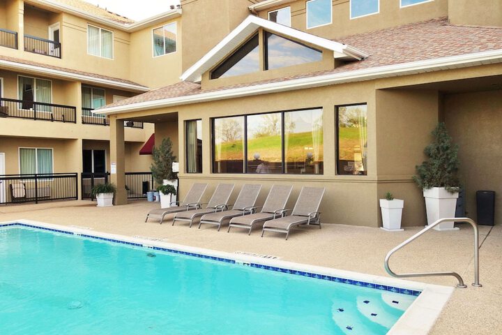 Pool 8 of 34