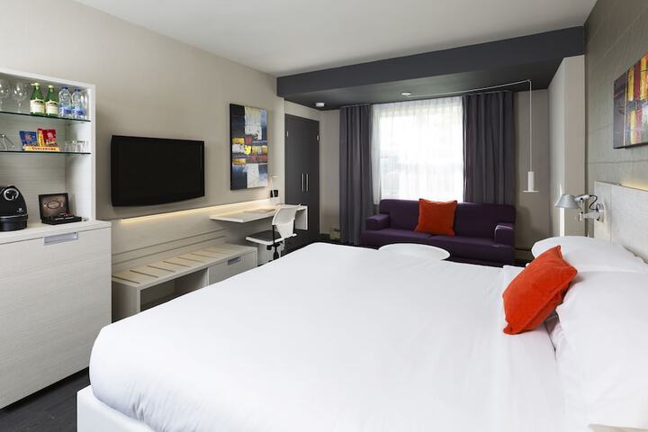 Hotel Sepia