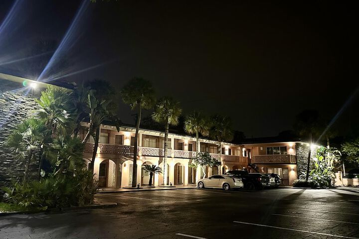 Hotel 2 of 71