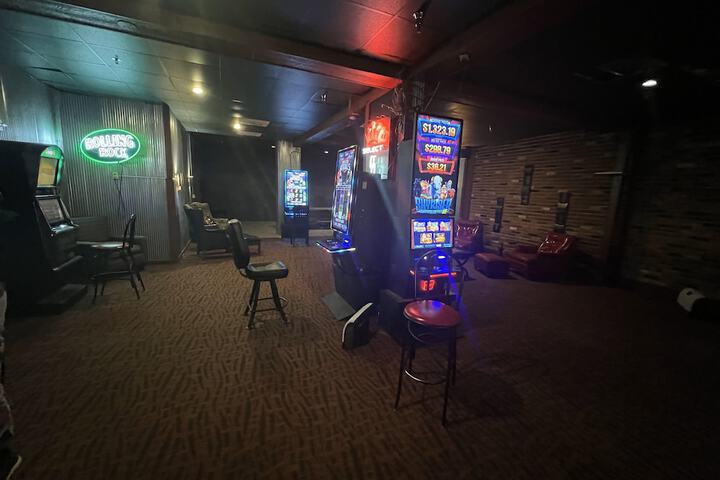 Room 5 of 8