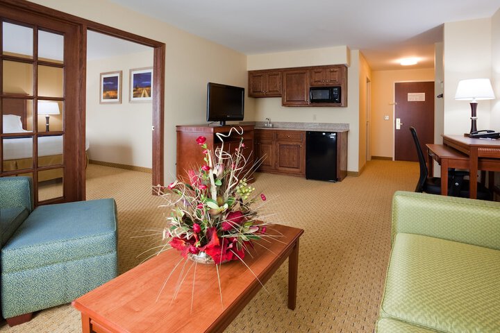 Holiday Inn Express Sheboygan-Kohler by IHG