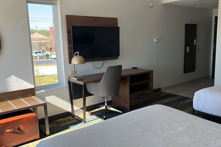 La Quinta Inn & Suites by Wyndham Manchester / Arnold AFB